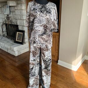 Massey‎ Abstract Animal Print 2 piece set
